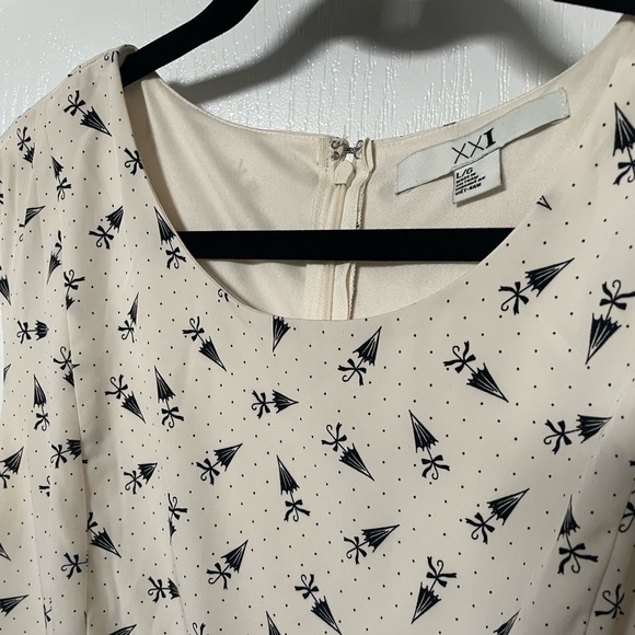 Pin up girl fit and flare umbrella print dress in size L - Picture 2 of 3